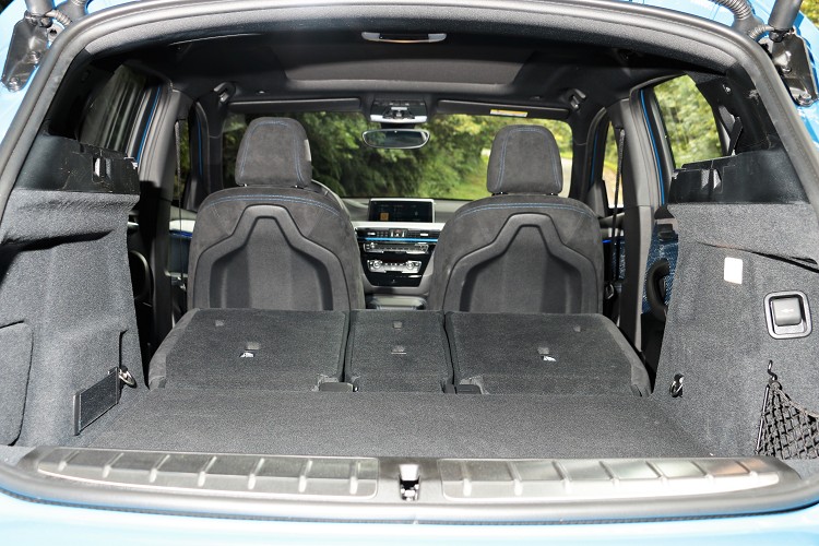 行李廂最大空間達到1335公升,幫助小車以備不時之需。