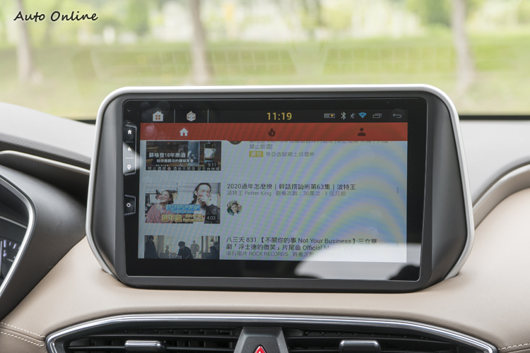 手機分享wifi就可上Youtube。