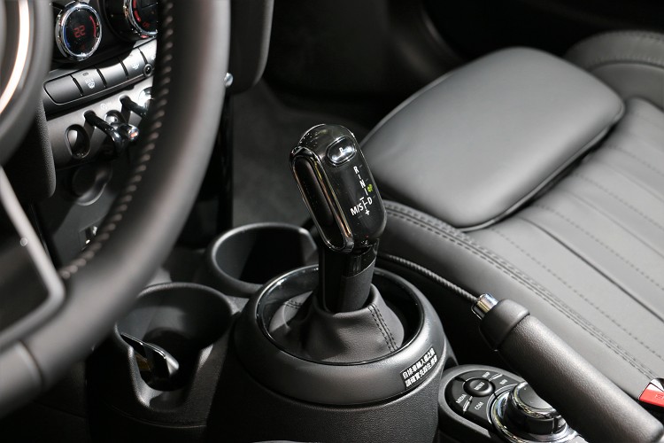 七速雙離合器自手排變速箱,帶來最直接、敏捷的加速力道。