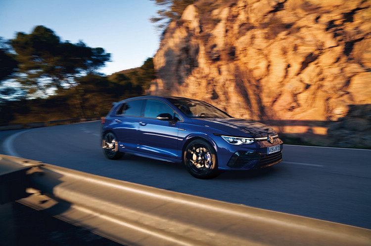 Golf R Edition 50 經典紀念款追加50台,售價199.8萬。