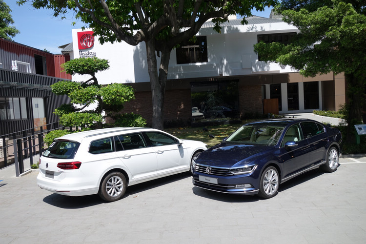 Passat同時推出房車和旅行車版本,動力也有兩種選擇。