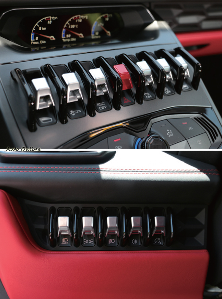 車內控制按鍵造型有設計感,有點類似飛機機艙氛圍。