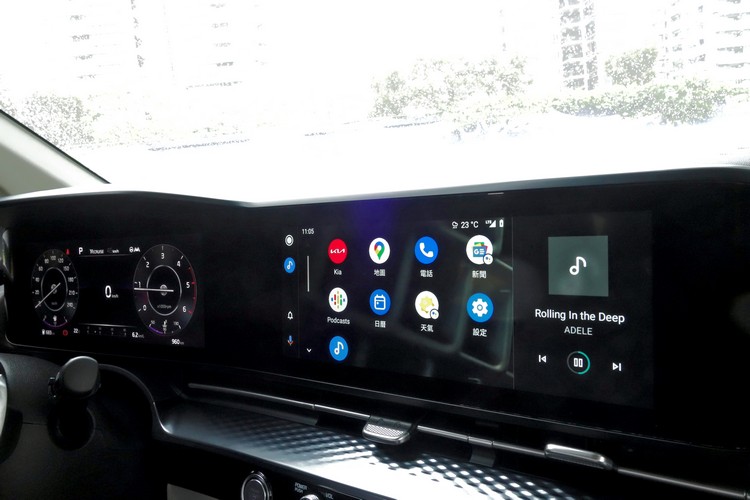 數位儀錶搭配液晶螢幕的組合,早已成為新世代豪華汽車的基本配備,Carnival即使身為平價品牌,改款後還是一樣比照辦理。