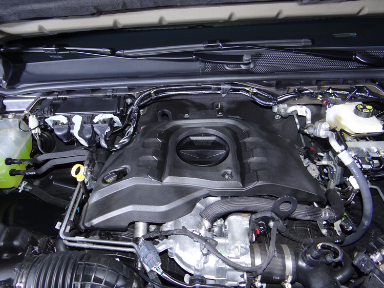 Amarok搭載同級唯一的3.0L柴油渦輪動力,並搭配10速手自排變速箱。