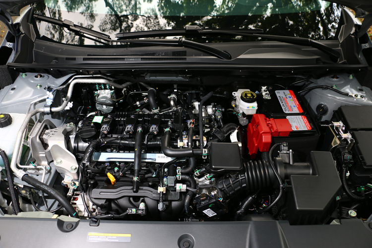 SENTRA SAKURA延續一貫平衡取向，搭載兼具經濟效益與穩定輸出的1.6升直列四缸自然進氣汽油引擎。