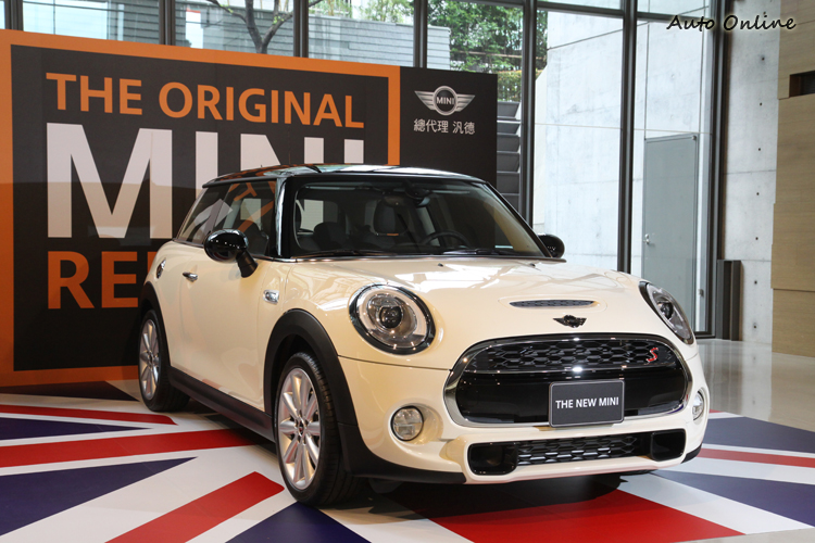 進入F世代的Mini在外觀上尺碼都較過去成長的一點,不過稱它mini還是沒有太大的違和感。