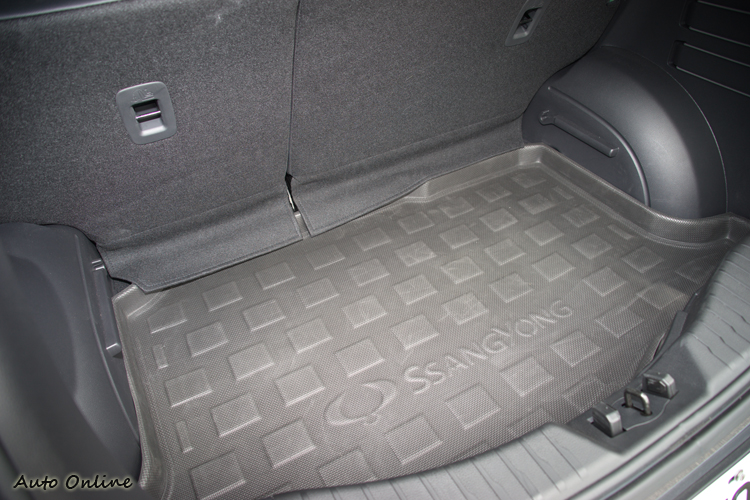 經常從事戶外活動的車主,可考慮選配行李廂防水托盤。