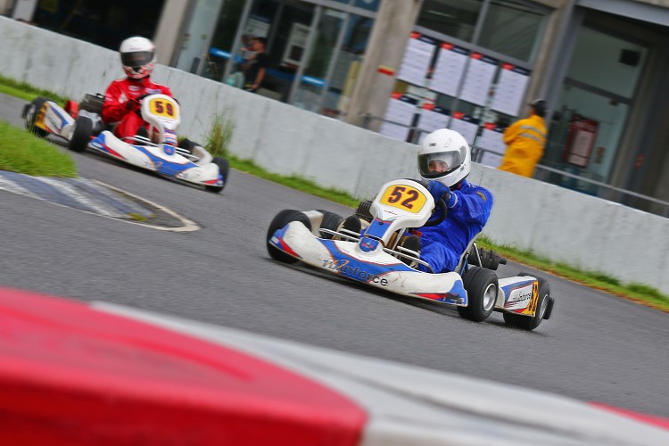 下午換上雨胎後,天空卻再度漸漸放晴,地面也在複賽後幾乎完全乾燥,但為了避免延誤賽程,所有車手一致決定繼續用雨胎跑完決賽。