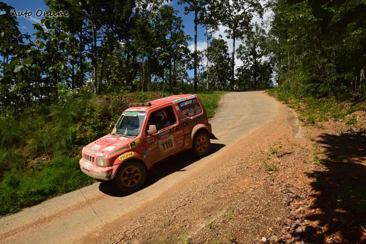 短小車身與軸距的Jimny,非常適合這次的叢林戰。