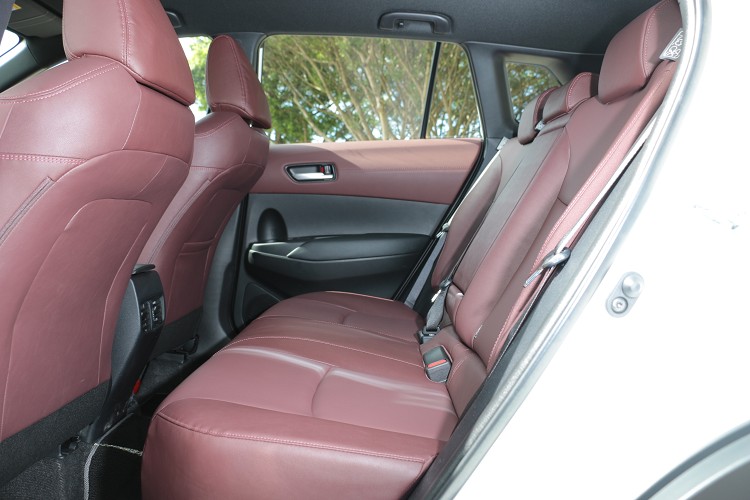 標準配備後座冷氣出風口對於台灣氣候來說非常重要。