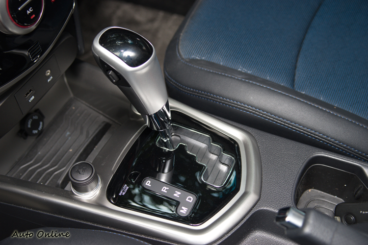 六速手自排在齒比與換檔邏輯上著重中低速表現。