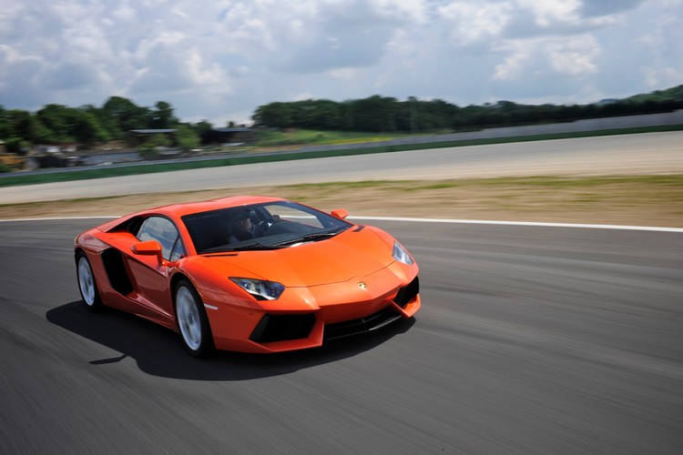 Aventador LP 700-4