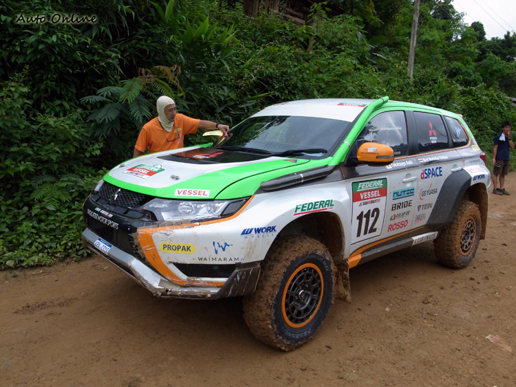 TWO&FOUR車隊已多次參加亞洲越野拉力賽,擁有輝煌紀錄。