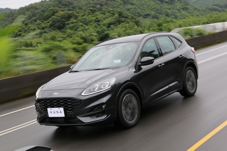 車體、車門、玻璃與隔音材質的改良,眾多NVH工程的進化,在實際上路之後,就能感受升級帶來的差異。