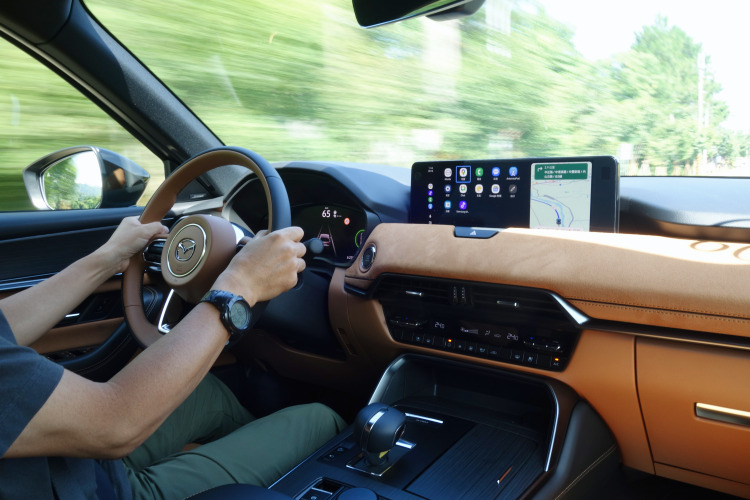 除了內裝質感、安全性和配備水準,車主更愛的是CX-60的操控性和駕乘舒適感。