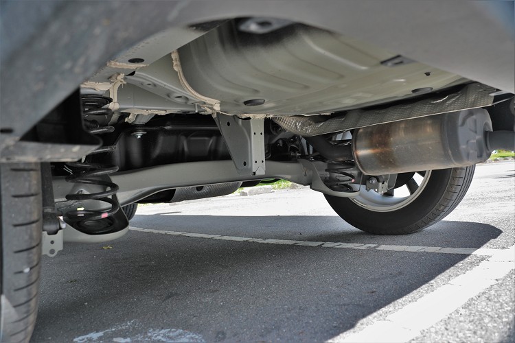 同名為TNGA底盤,Corolla Cross的後軸改為扭力樑。