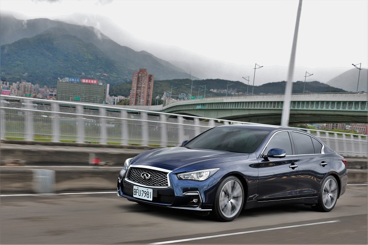 對於消費者而言,能用159萬元買到300匹動力性能,整體換算CP值相當高。