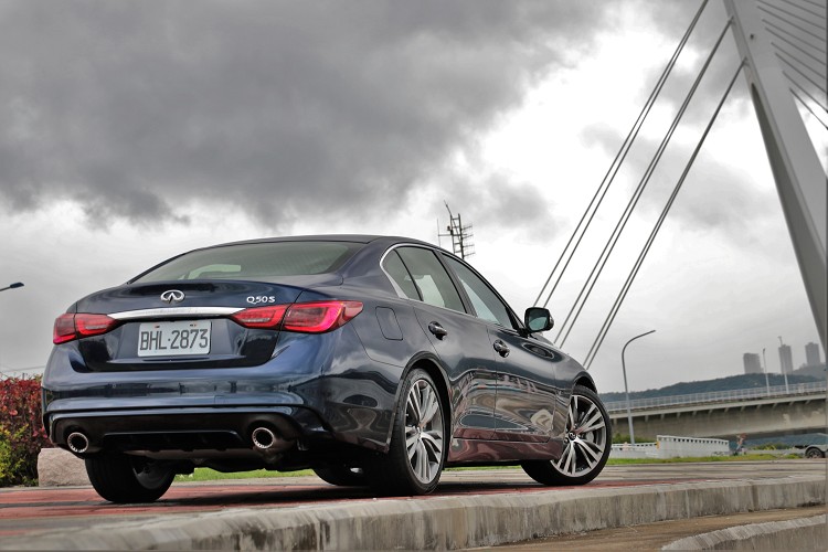 Q50是Infiniti品牌中非常重要的一款四門轎跑車,它在日本又被稱之為Skyline,就能知道性能韻味有多濃厚。
