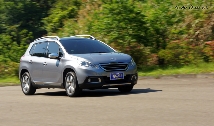 習慣變速箱「特性」是想要順暢駕馭此車的重點。