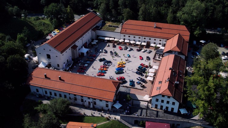 德國古董車大賞的舉辦地為歷史悠久的 Gut Kaltenbrunn 莊園。