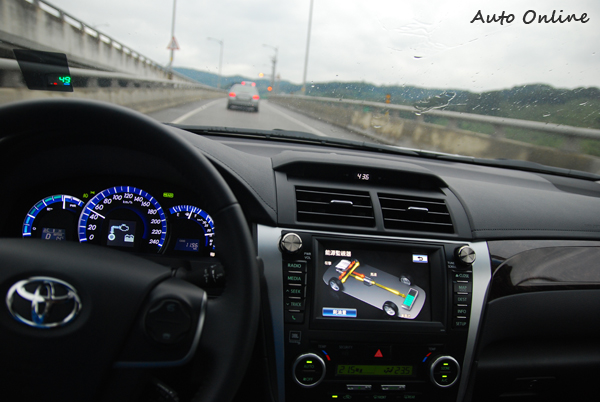 開著Camry Hybrid的感覺是美好的,有機會去試駕看看就會知道。