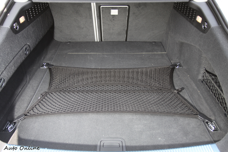 5Sportback一大強項在於廣大的置物空間,後行李箱可以提供535 / 1390公升的容積。