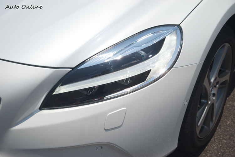 「索爾槌」造型的頭燈已成VOLVO家族共同特徵。