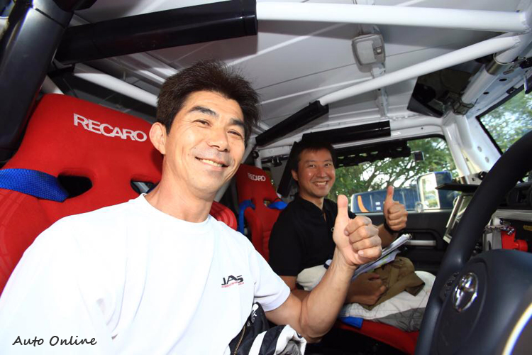 駕駛 Ikuo HANAWA 算是重量級人物,是第一個在BAJA越野拉力完賽的日本車手。