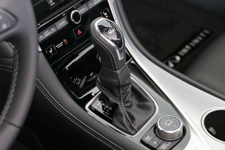 變速箱為七速手自排系統,迅速、敏捷的檔位銜接提升樂趣。