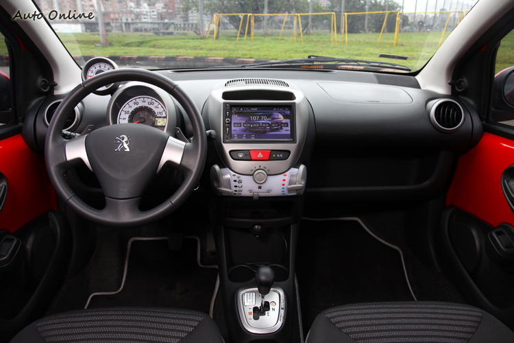 107內裝顏色以活潑、可愛為主,應該會深受女性車主喜愛。