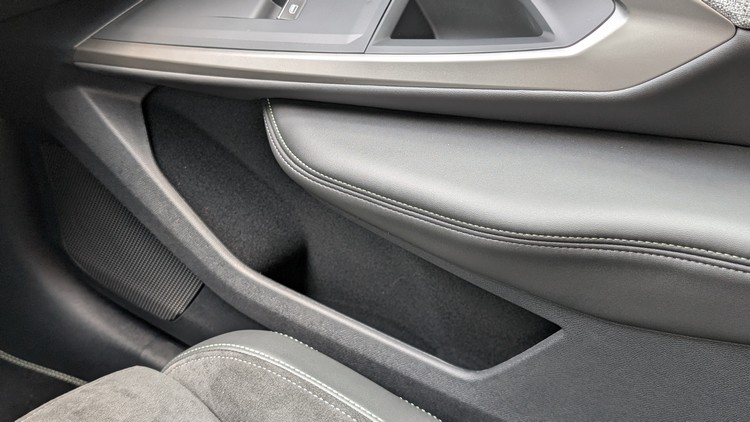 前/後車門置物槽