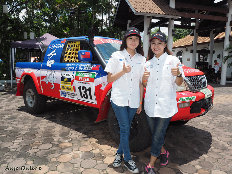 車手沈佳穎今年是第一次從副駕駛升級正駕駛,十八歲副駕駛陳怡文令人佩服她的膽識。