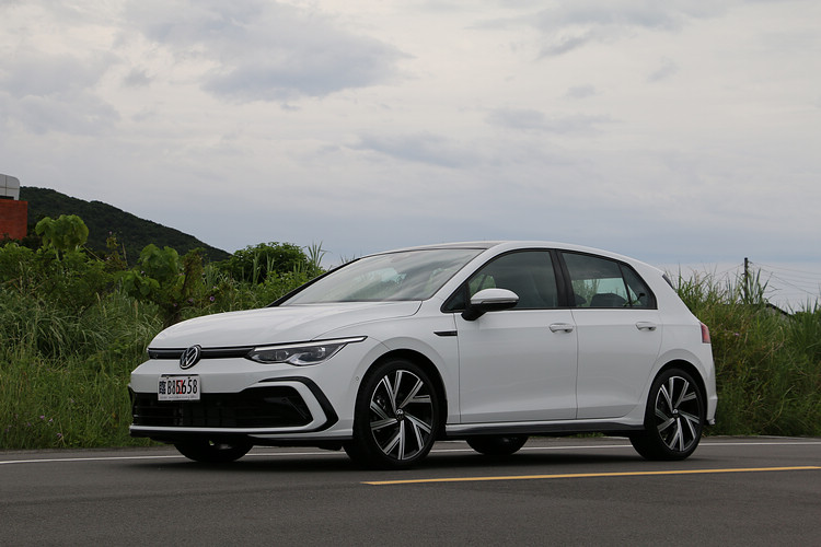 Golf 8保有車系一貫的經典特徵,外觀難以錯認。