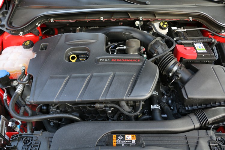 2.3L渦輪引擎可輸出280ps、42.3kgm的馬力與扭力。