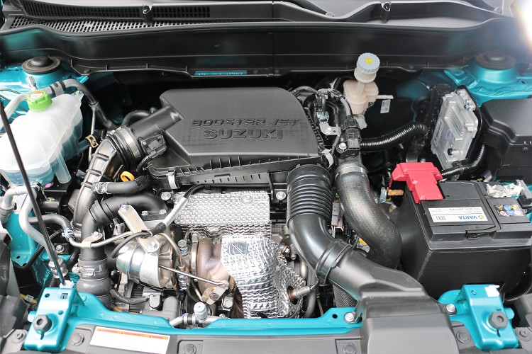 動力搭載一具原廠代號K14D的1.4升直列四缸缸內直噴渦輪增壓引擎,結合輕油電混合動力系統。