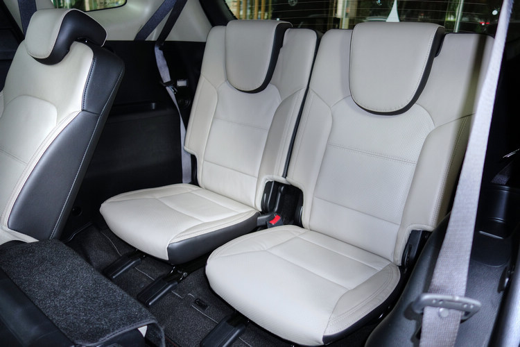 三排座椅都可獨立調整,在有限的空間內使乘坐空間最大化。
