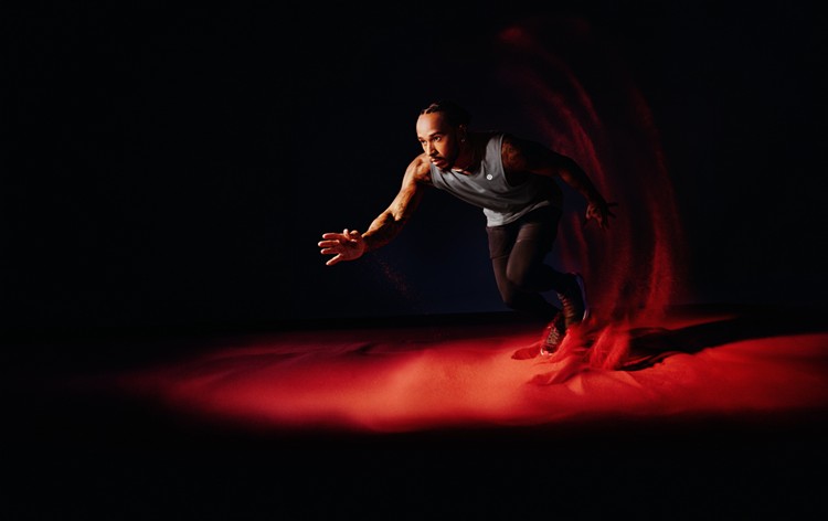 Formula 1™ 世界冠軍 LewisHamilton 成為 lululemon 最新品牌大使