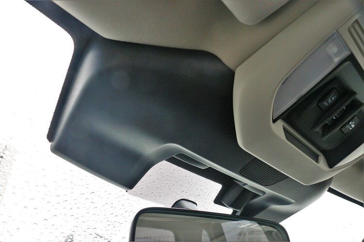 進化後的雙前鏡頭距離更廣更遠,而且也不易受到外界干擾而失效。