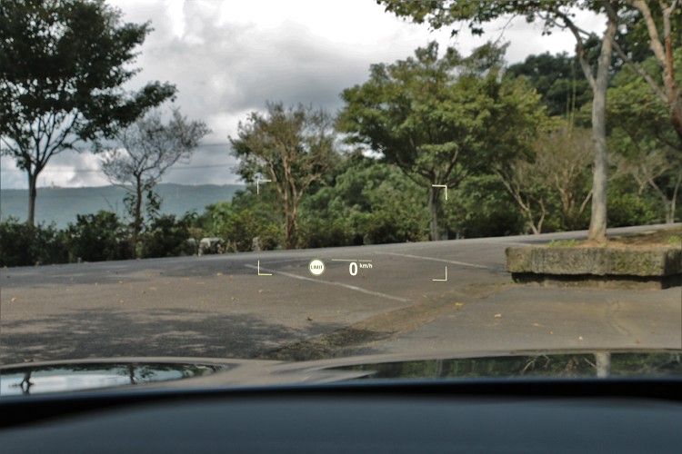 駕駛者前方的HUD抬頭顯示器面積增加16%,來大有史以來最大。