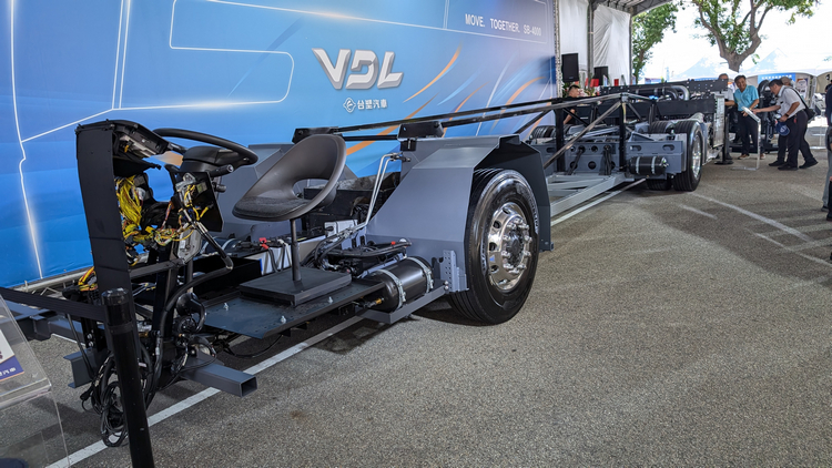 全車由荷蘭VDL原廠設計、製造、組裝成SKD件後,引進台灣,提供最高品質與安全的正歐洲底盤。