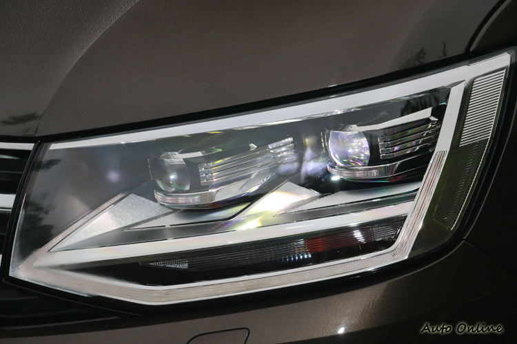 縱使造型沒有劇烈改變,新增的LED頭燈及LED日行燈仍為它注入前衛現代感。