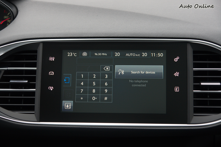 藍牙支援電話簿顯示與電話撥打功能。