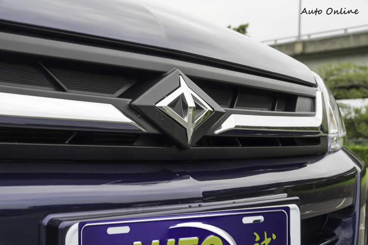 這次中華汽車自己主導開發,也反映在廠徽上。