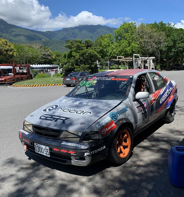 Nissan Sentra從台灣上市以來,都是以好爸爸的形象作為廣告宣傳,要讓它可以上賽道比賽得下足功夫。